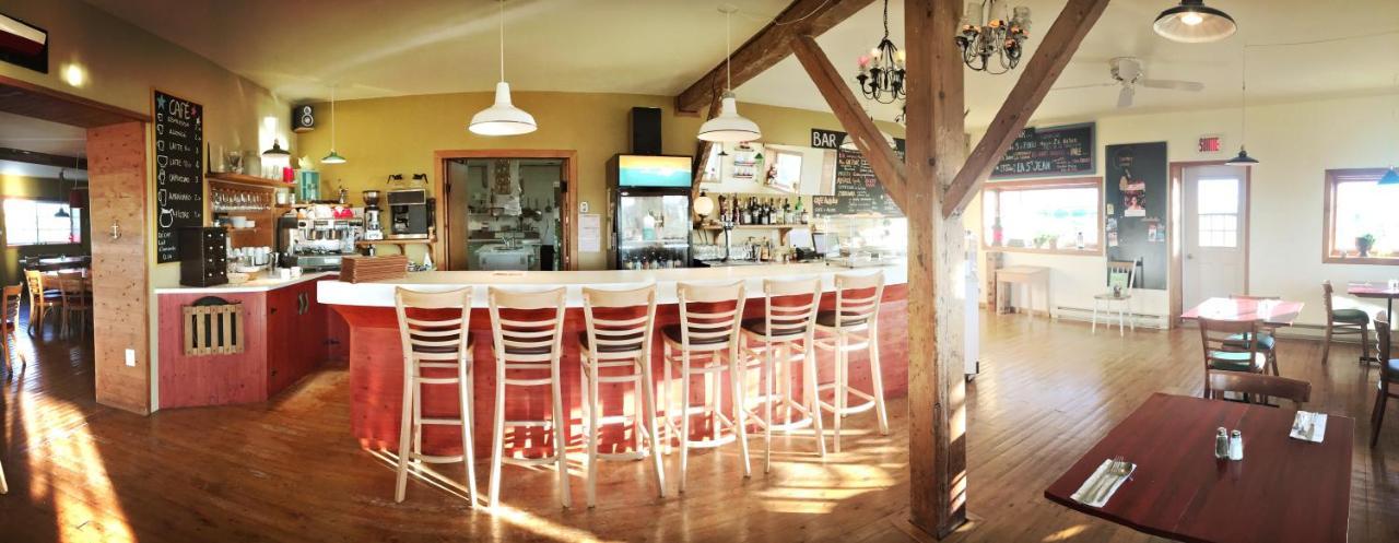 Auberge Cafe Acadien Бонавентура Екстериор снимка